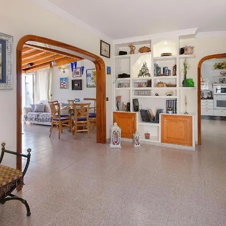 Апартаменты Balcon Al Mar Тиас